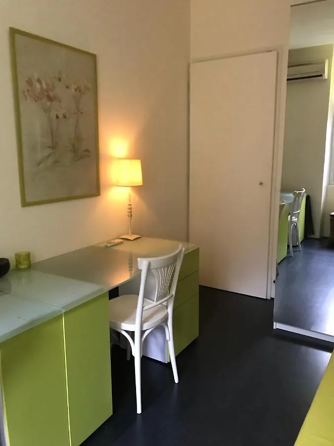 Chambre 1 Personne Avec Terrasse Centre Ville Marseille 3 Nuits Min , Femme Uniquement